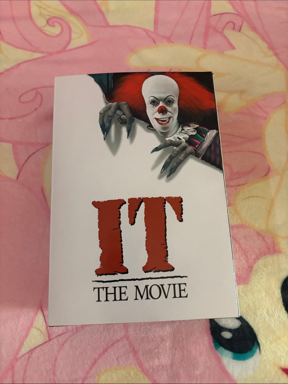 IT The Movie Clown Art Sculpture-NECA